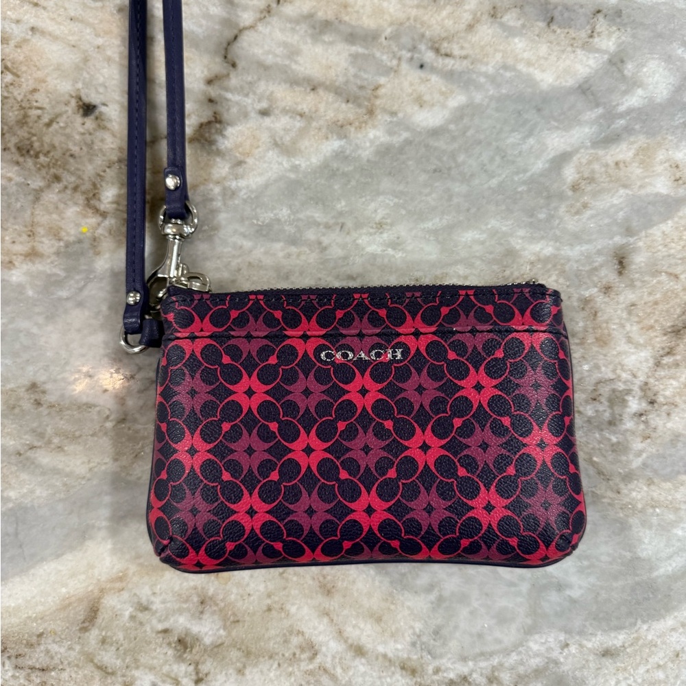 Stunning EUC Coach waverly wristlet